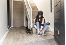 Installing Flooring Around Obstacles: Doorways, Heating Vents, and Transitions flooring installation around obstacles transitions doorways tips